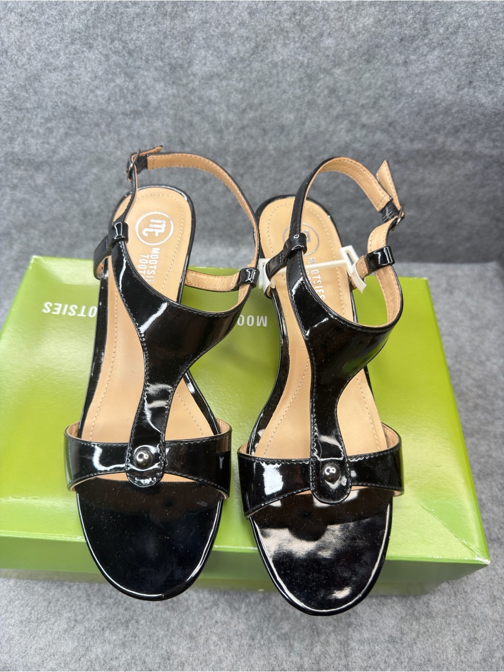 Mootsies Tootsies Mocaresse Black Patent Leather T-Strap Heels Women’s 7.5M